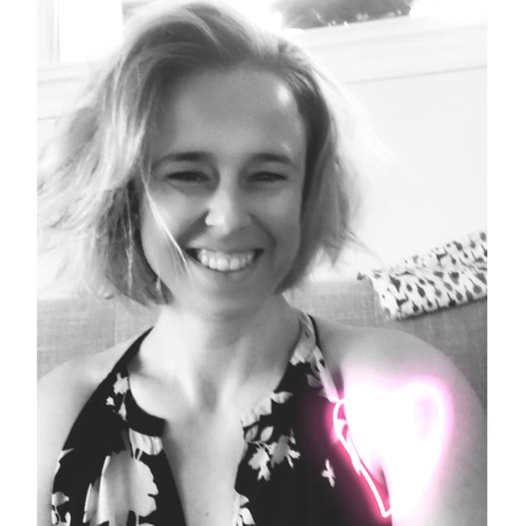 Meet your Posher, Emilie - Picture 2 of 2